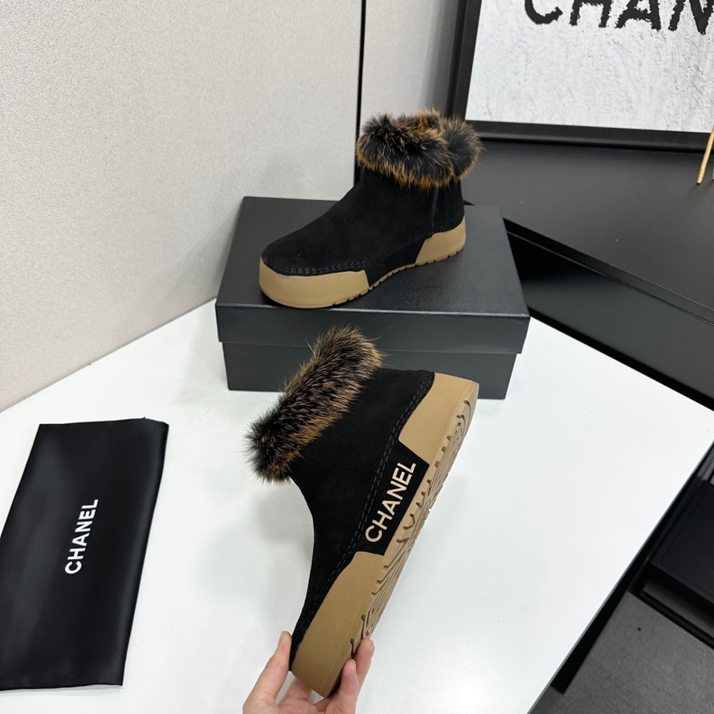 CHANEL Fur Trim Snow Boots Logo Rubber Sole Ankle Boots - Picture 3 of 9